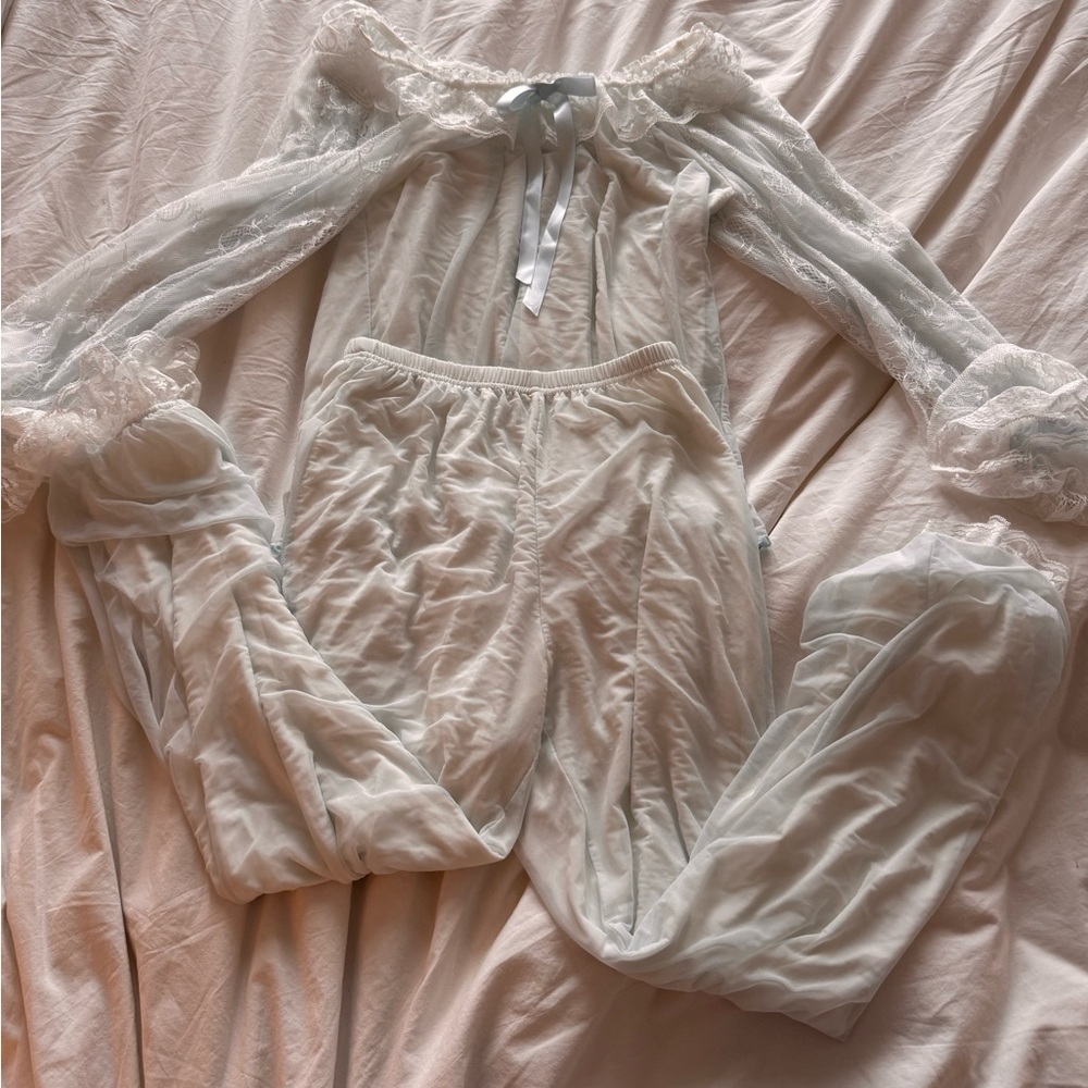 Mesh Lace Ruffled Edge Bow Pajama set - Picture 3 of 4